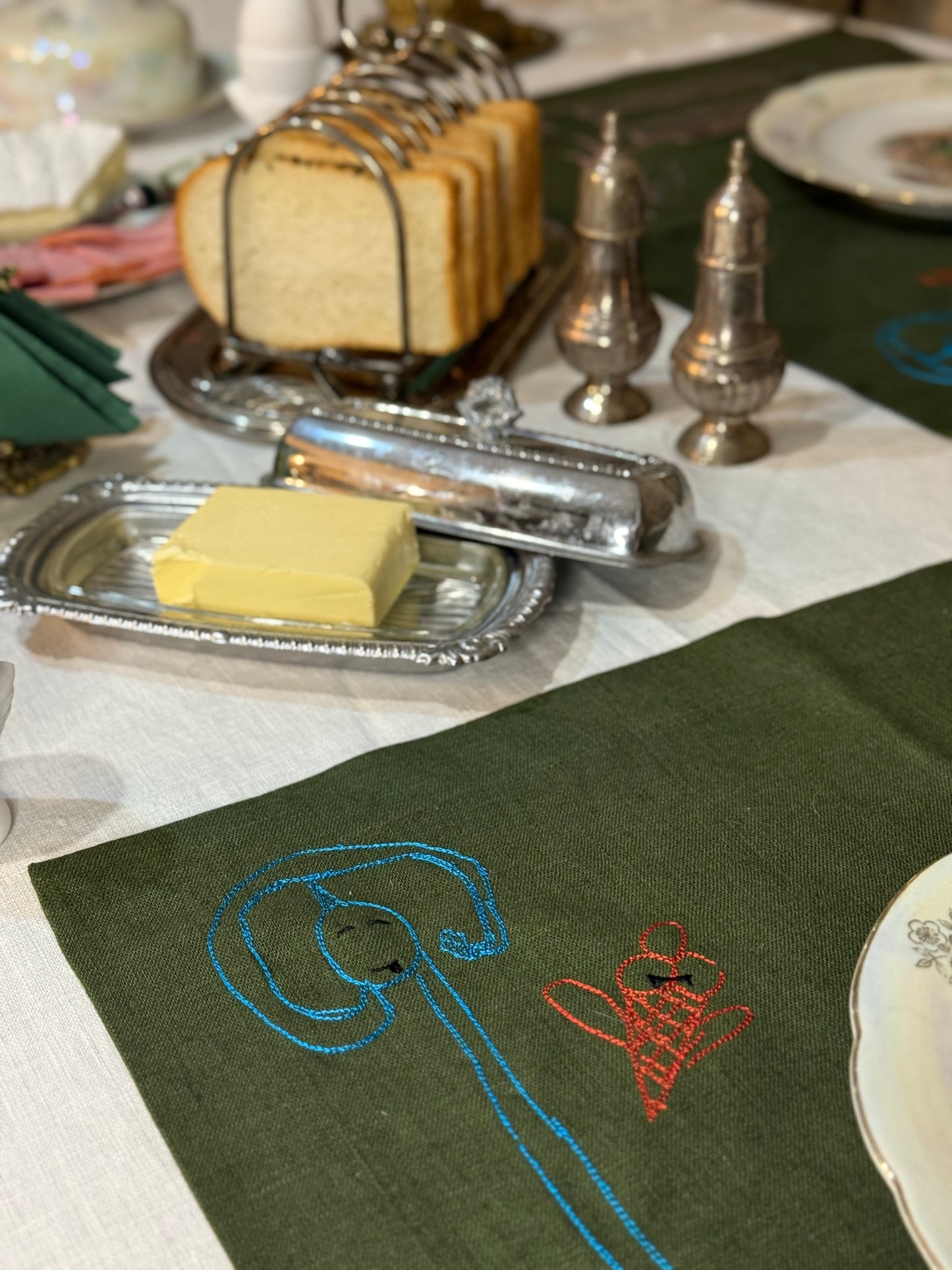 personalized linen gift, custom embroidered tablecloth, luxury family gift, heirloom textile, preserve kids drawing gift, children art embroidery, personalized family textile